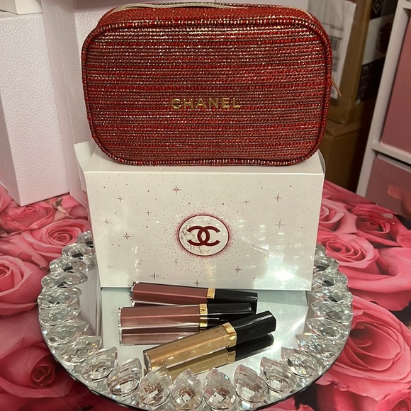 CHANEL Other - Chanel Sheer Genius Set